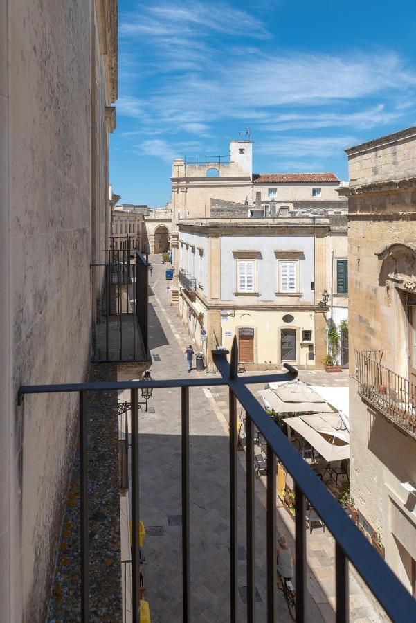 Palazzo Charlie Bed and Breakfast Lecce Exteriör bild