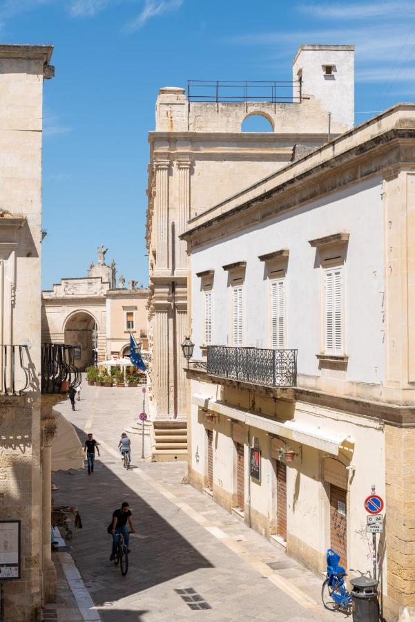 Palazzo Charlie Bed and Breakfast Lecce Exteriör bild