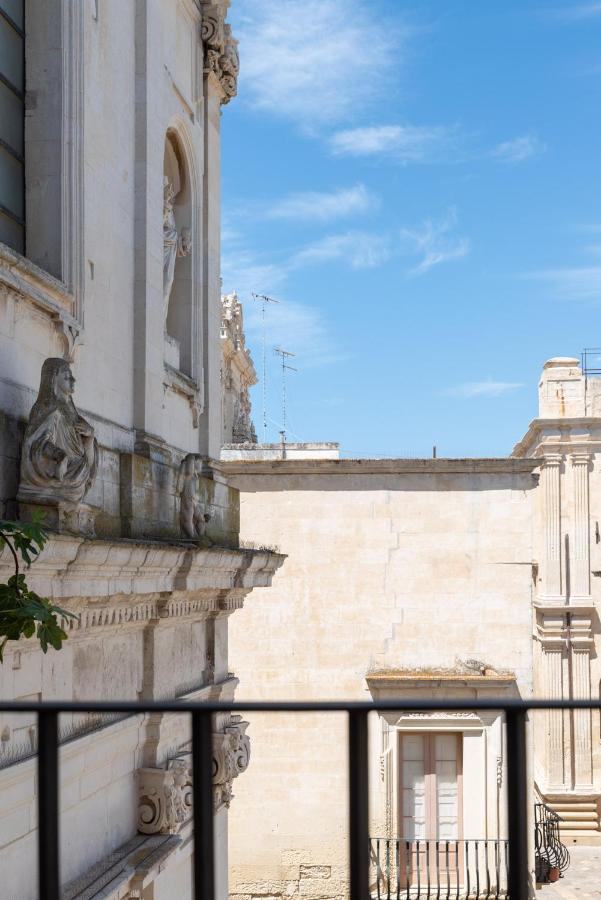 Palazzo Charlie Bed and Breakfast Lecce Exteriör bild