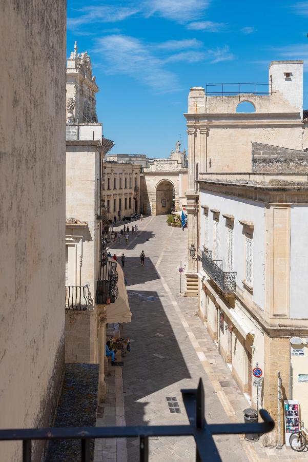 Palazzo Charlie Bed and Breakfast Lecce Exteriör bild